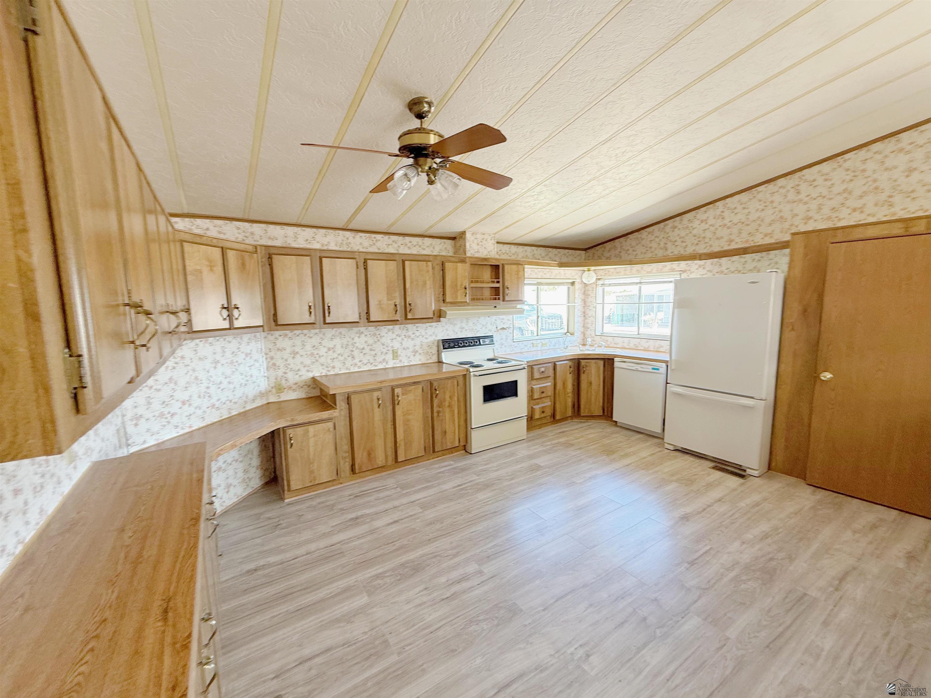 1433 W Mia Ln