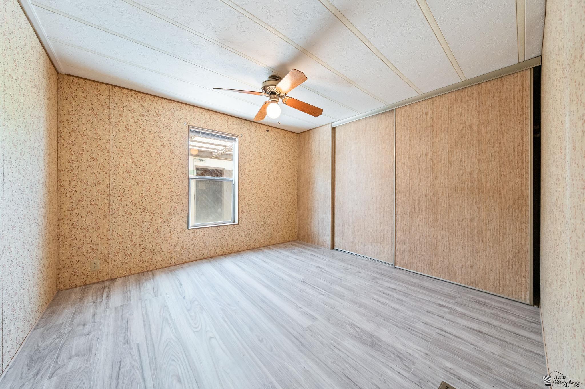 1433 W Mia Ln