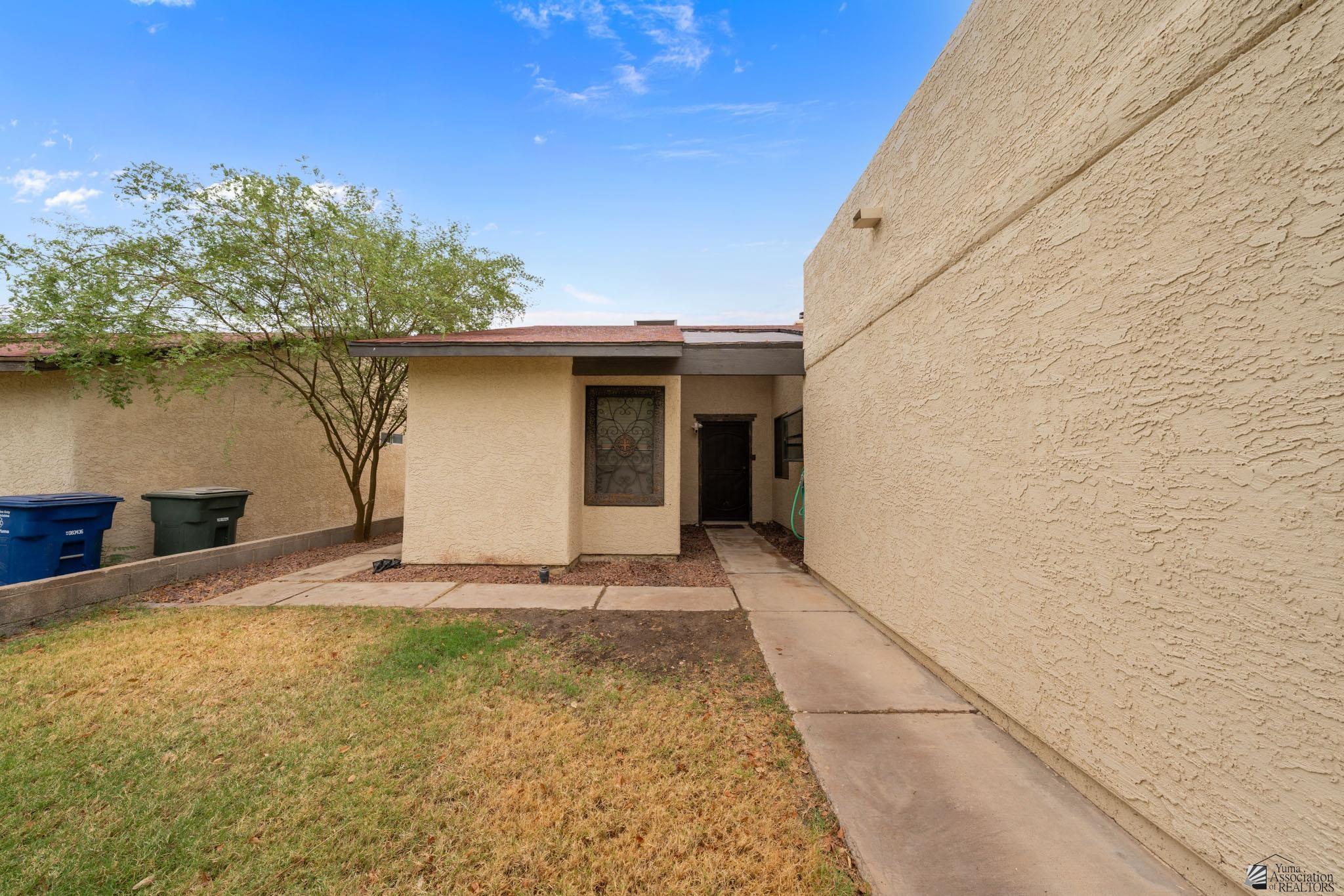 1642 W 12 Ln