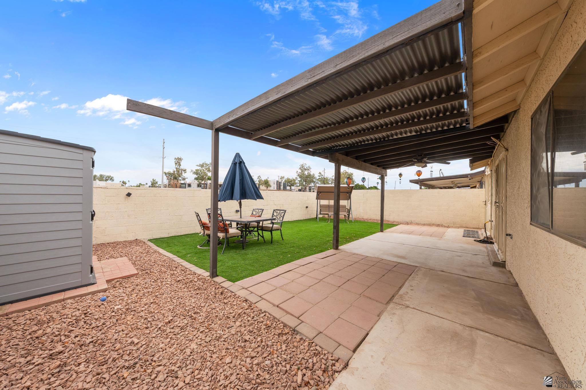 1642 W 12 Ln