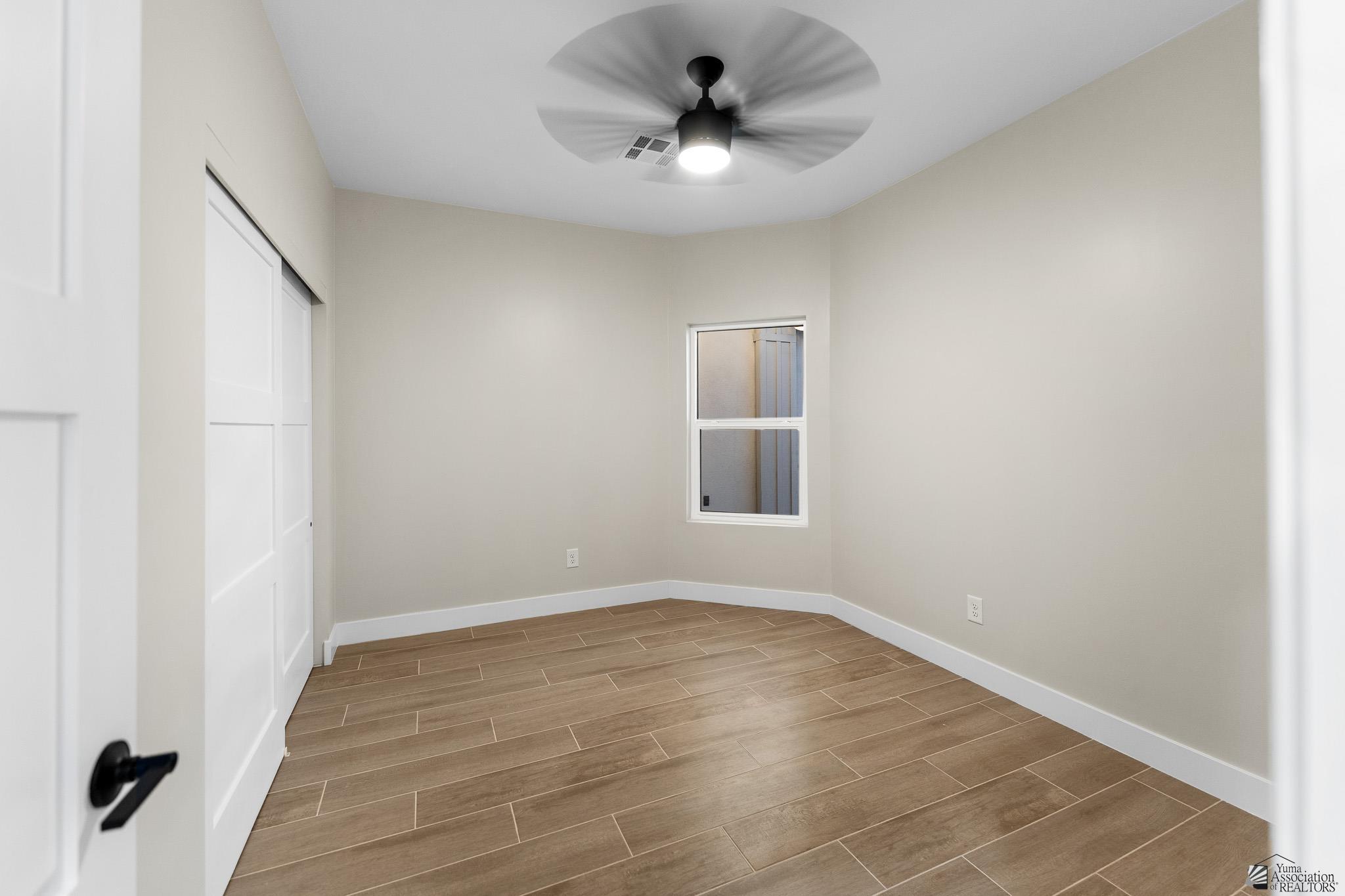 11239 E 42 St