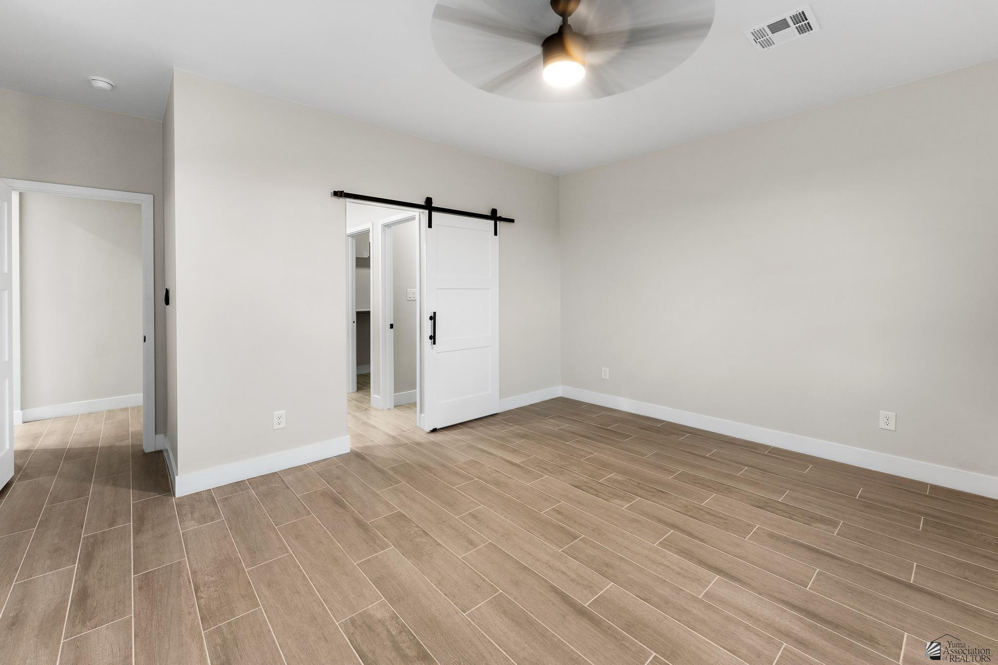 11239 E 42 St