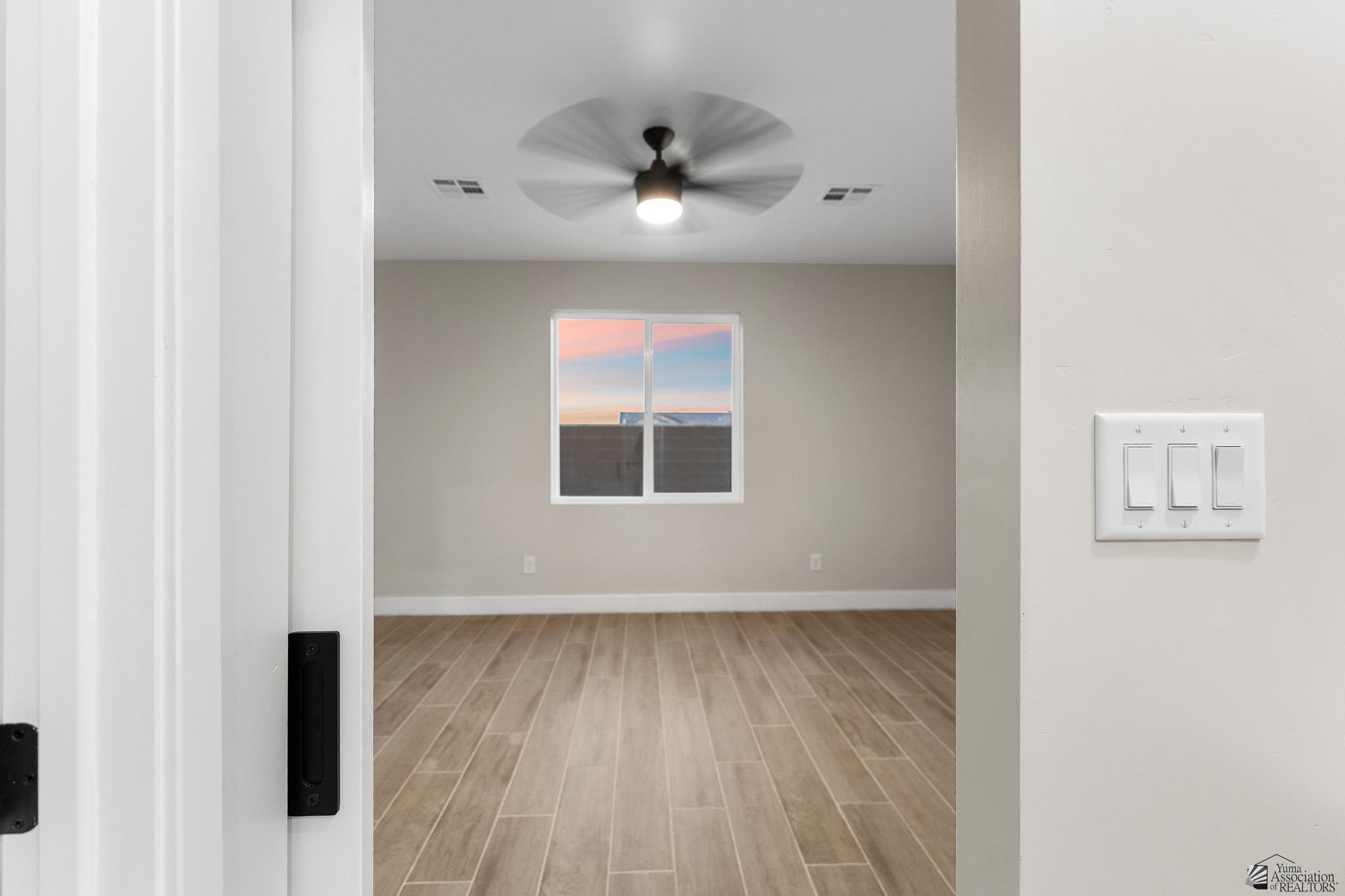 11239 E 42 St