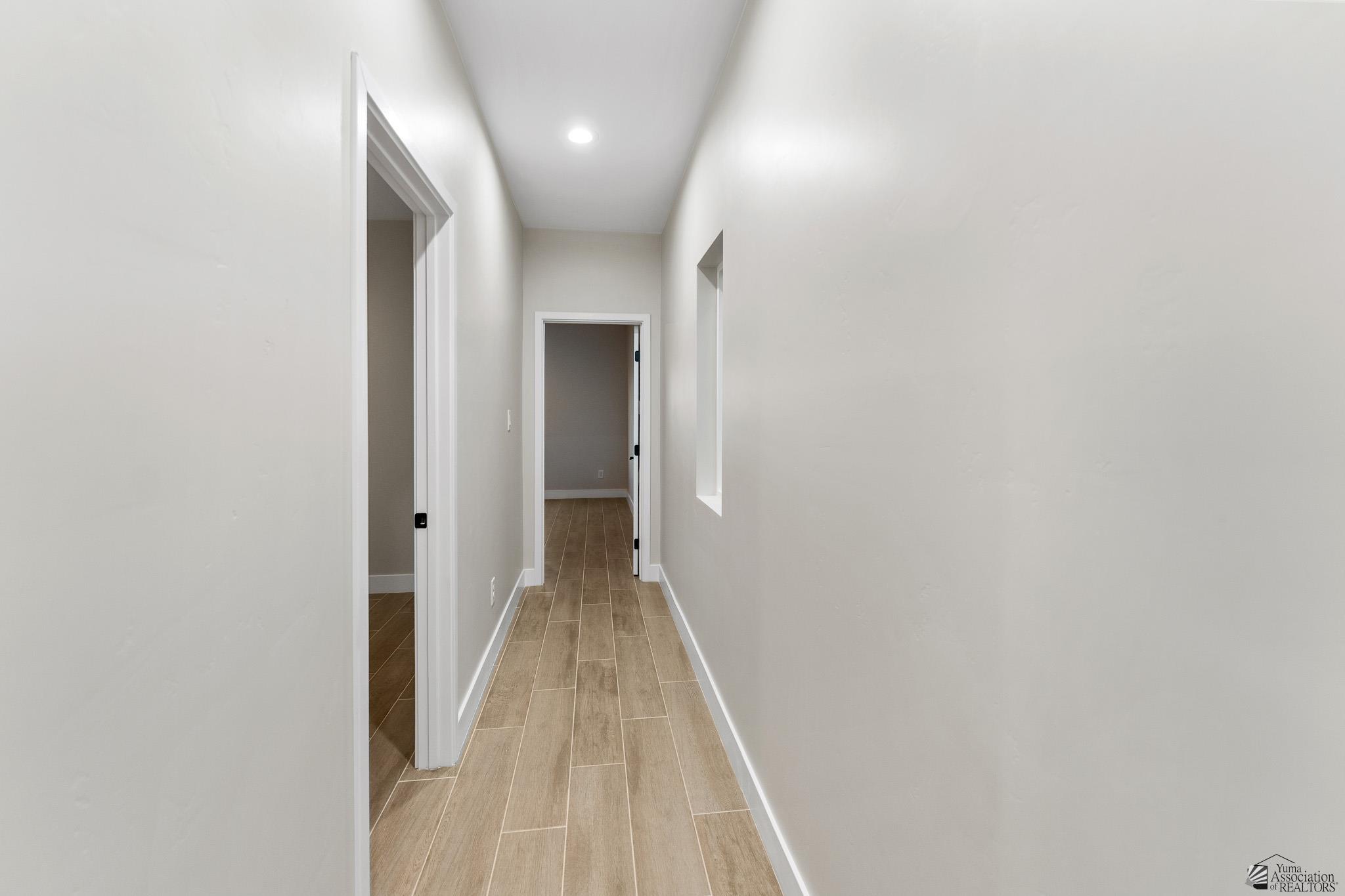 11239 E 42 St