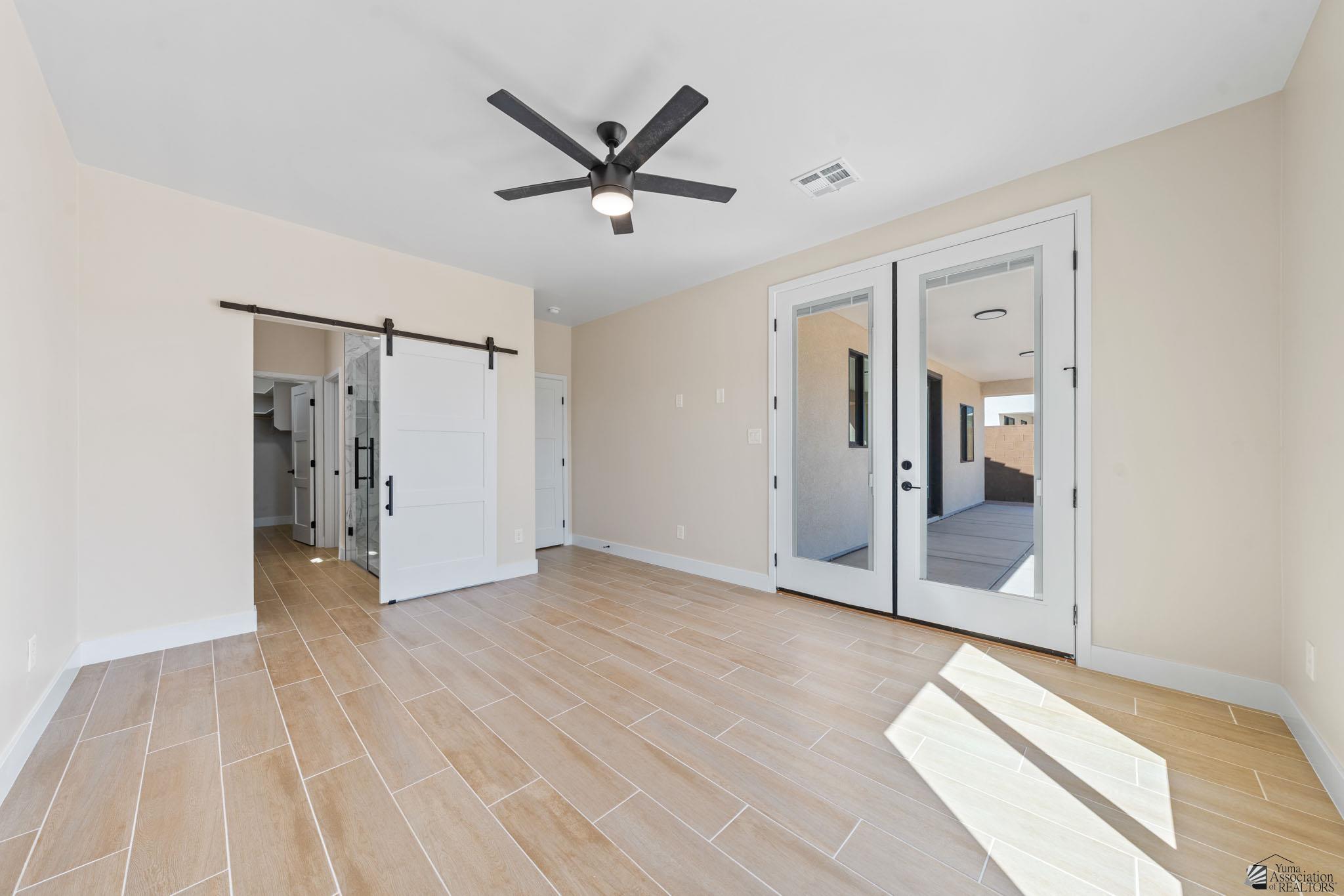 11247 E 42 St