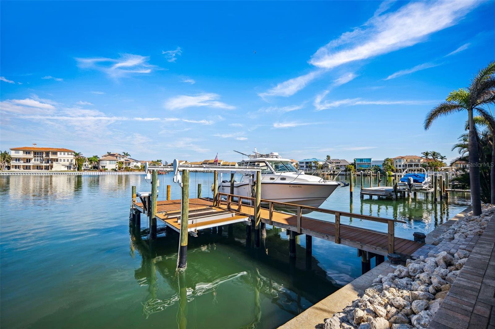 6015 KIPPS COLONY DR E