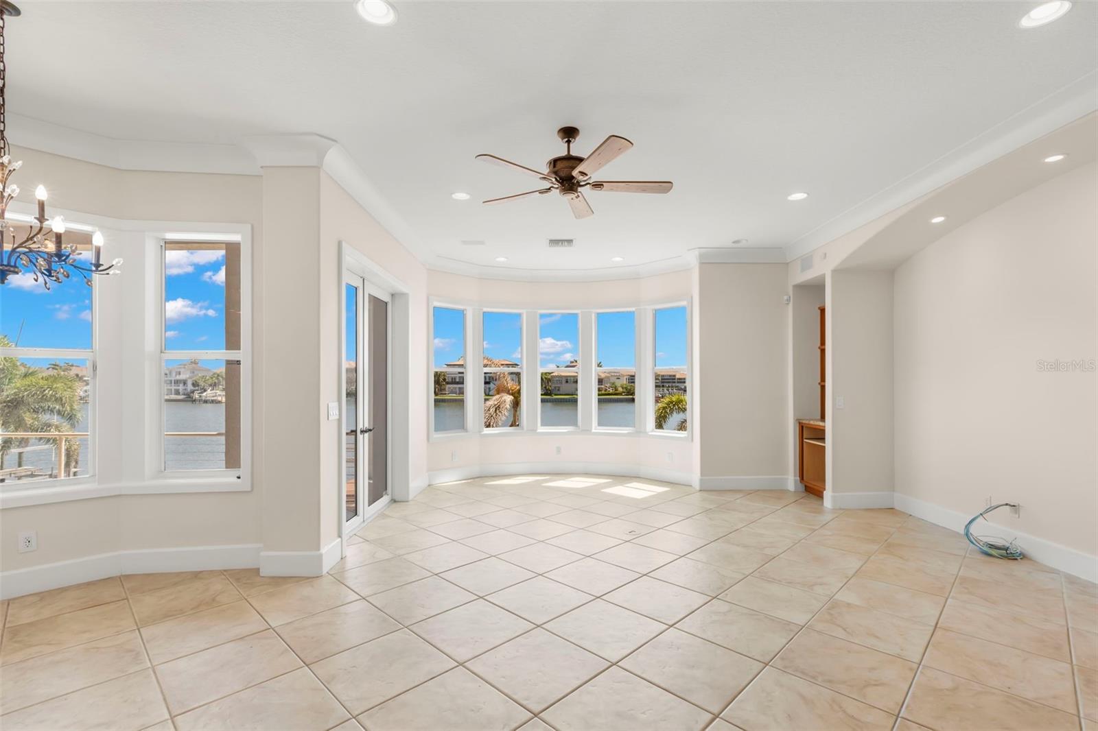 6015 KIPPS COLONY DR E