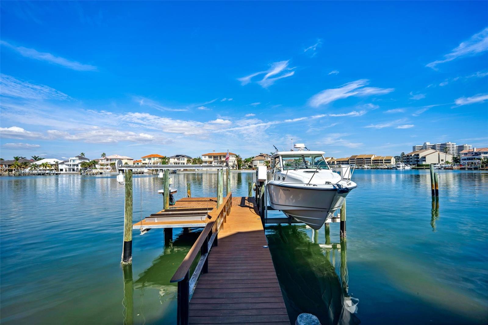 6015 KIPPS COLONY DR E