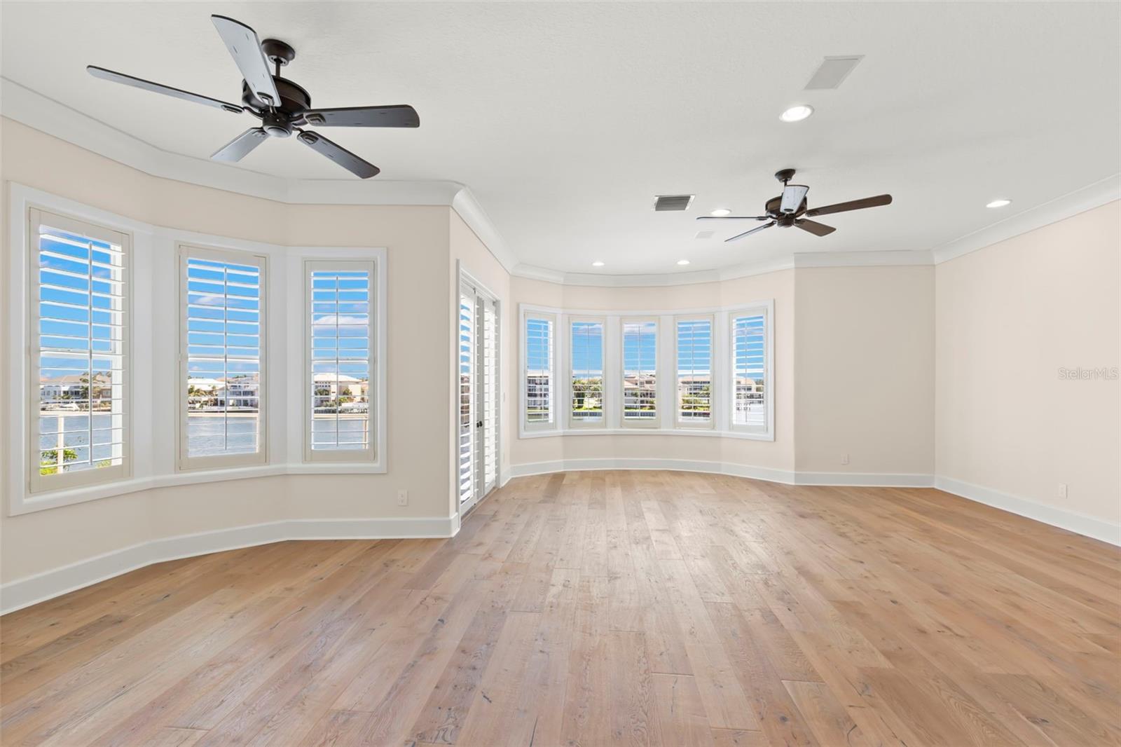 6015 KIPPS COLONY DR E