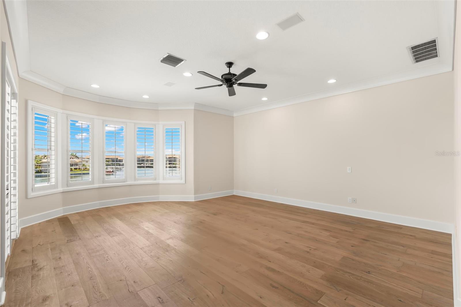 6015 KIPPS COLONY DR E