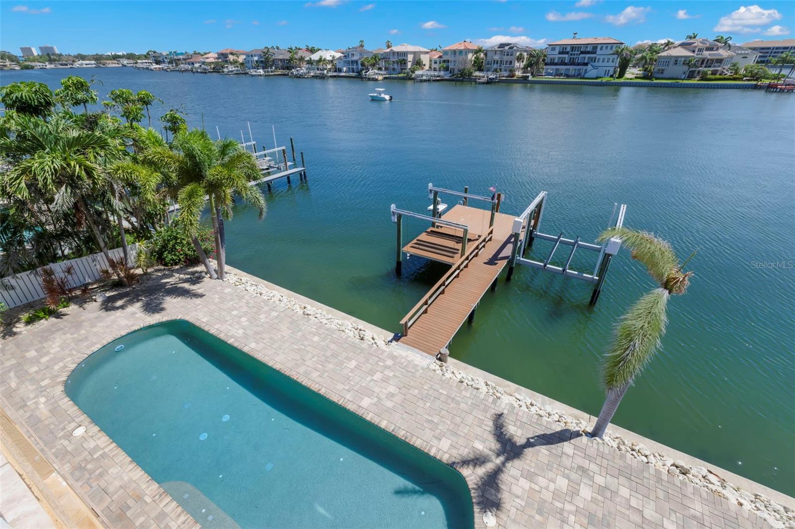 6015 KIPPS COLONY DR E