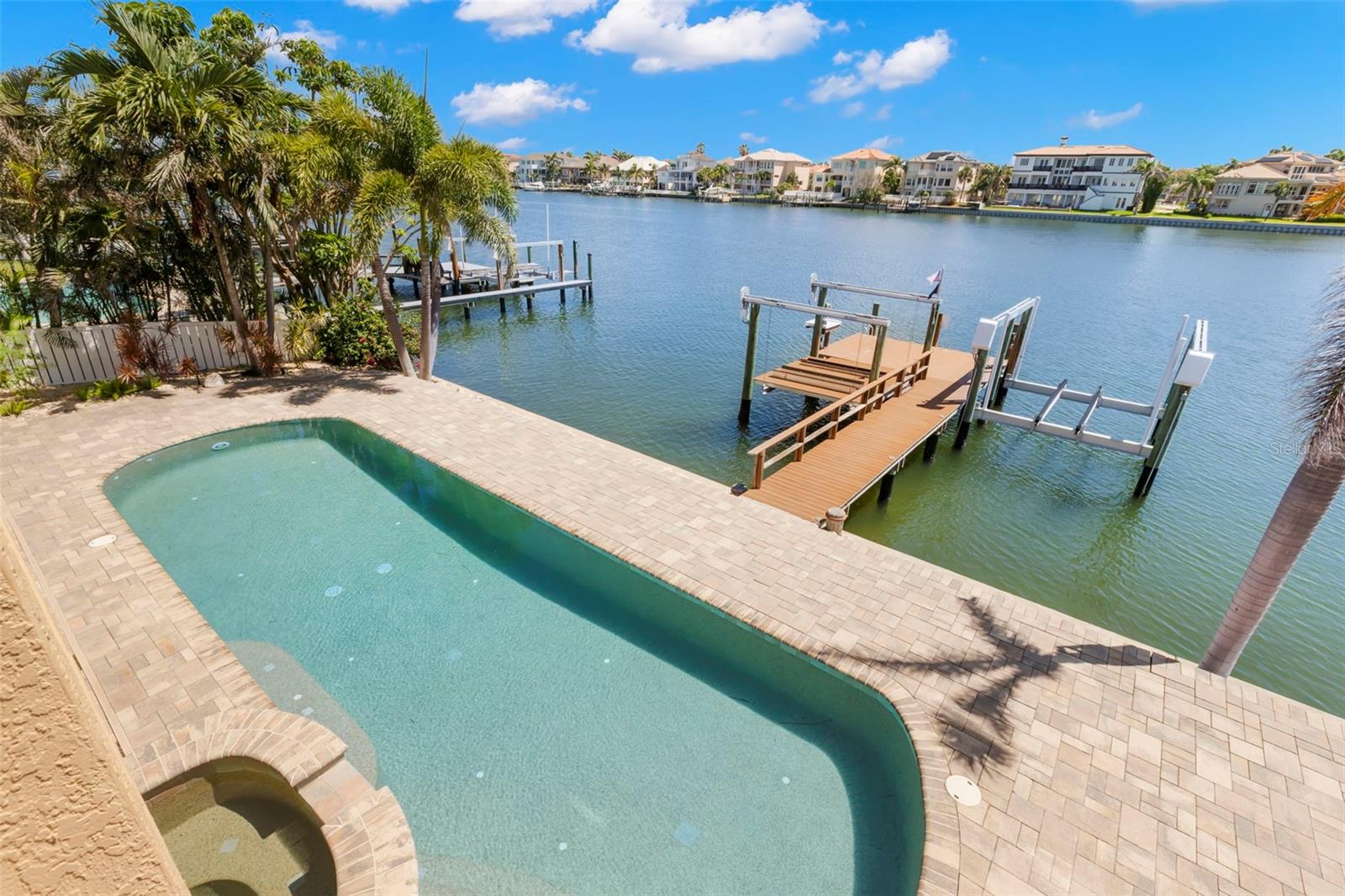 6015 KIPPS COLONY DR E