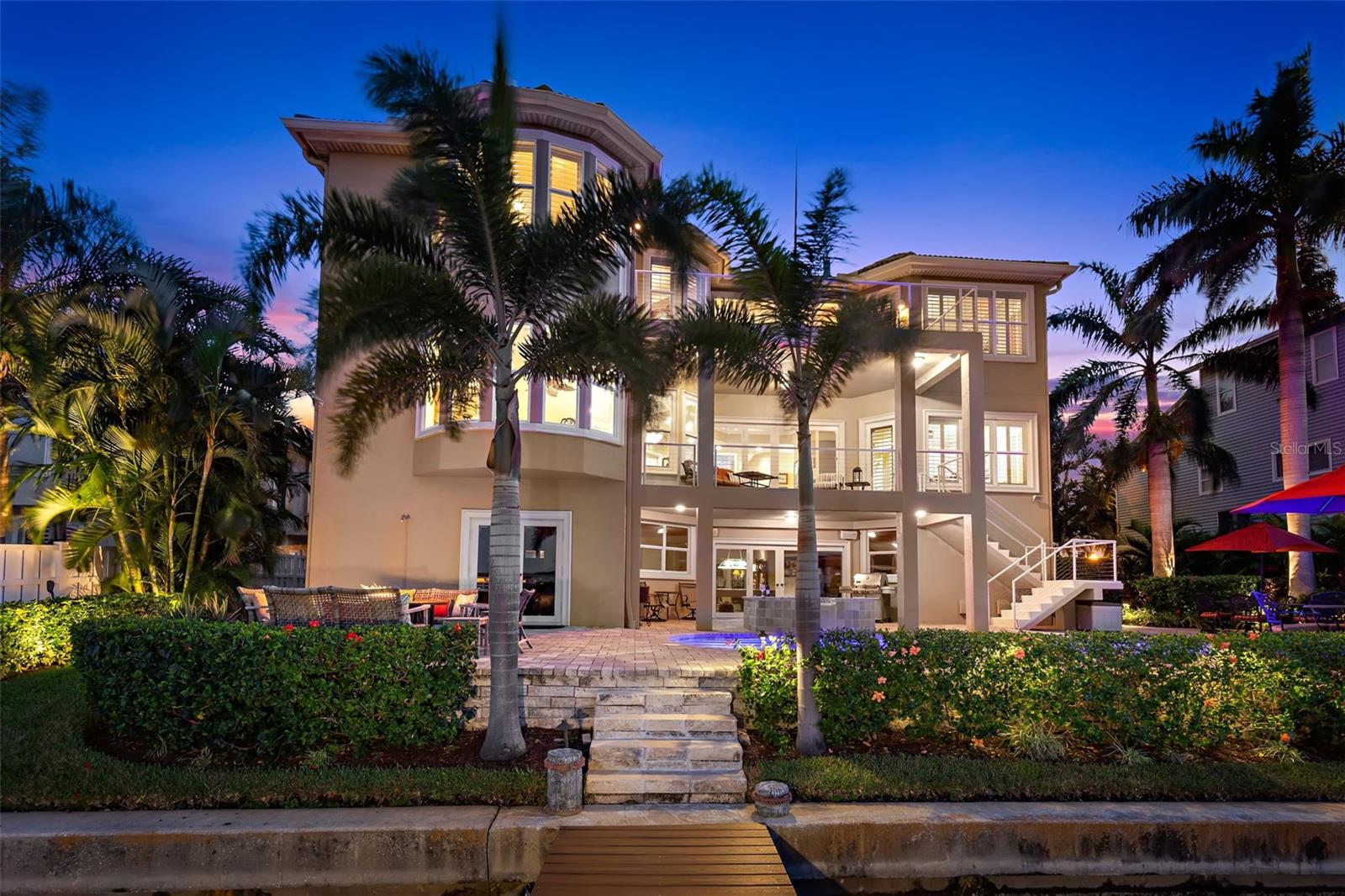 6015 KIPPS COLONY DR E