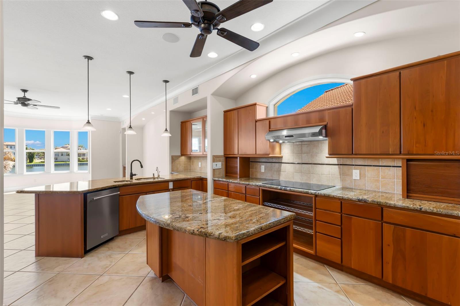 6015 KIPPS COLONY DR E