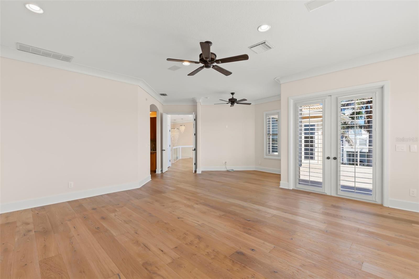 6015 KIPPS COLONY DR E