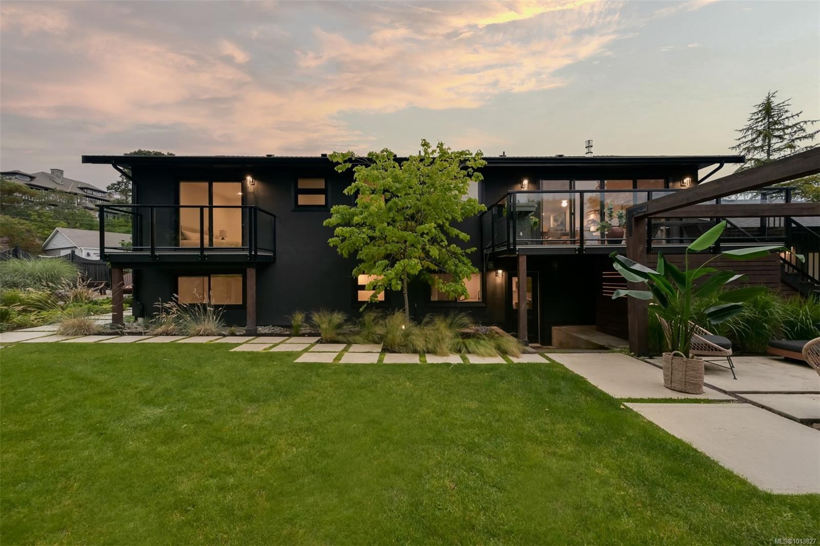 2091 Stonehewer Pl