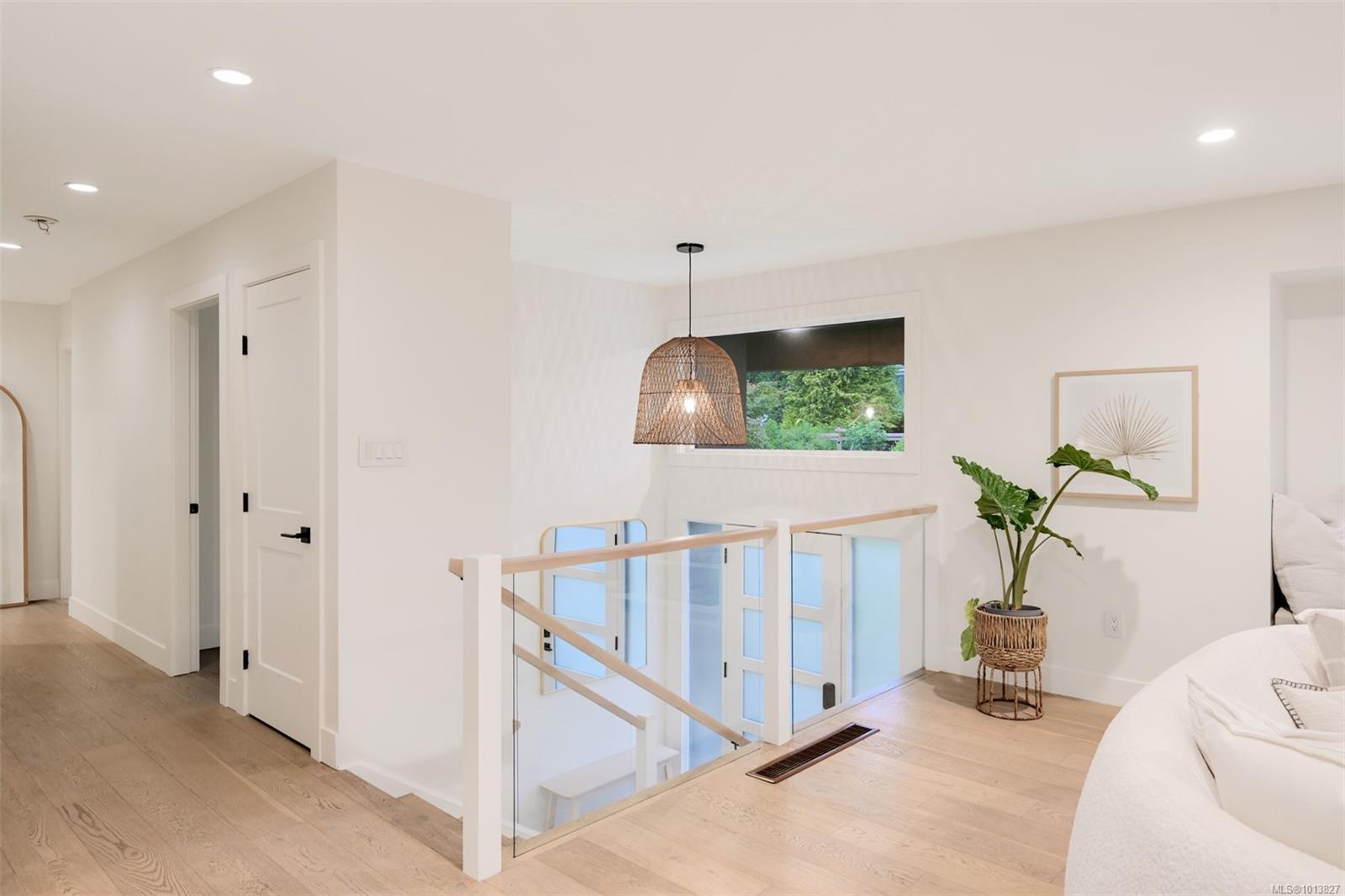 2091 Stonehewer Pl