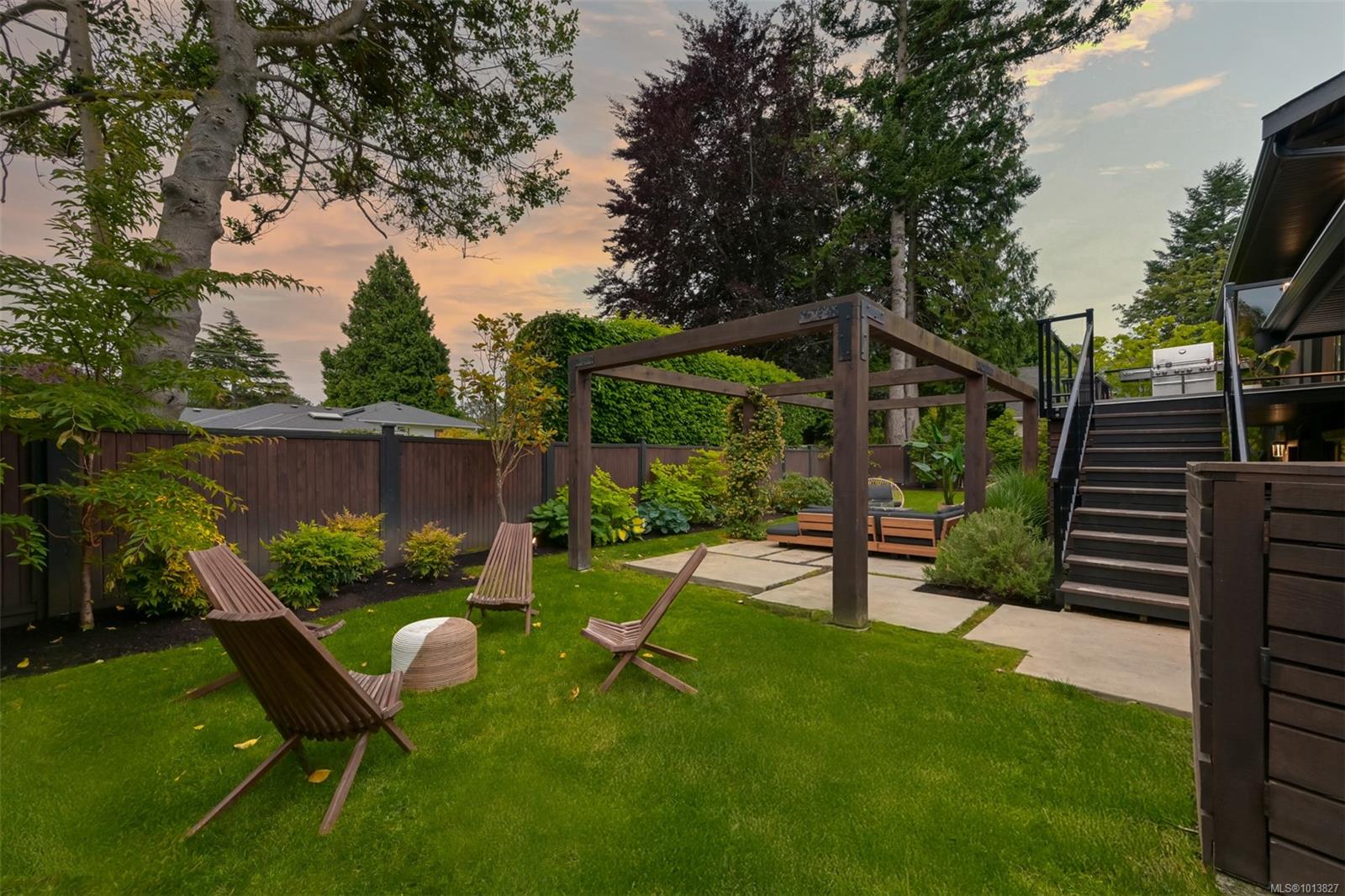 2091 Stonehewer Pl