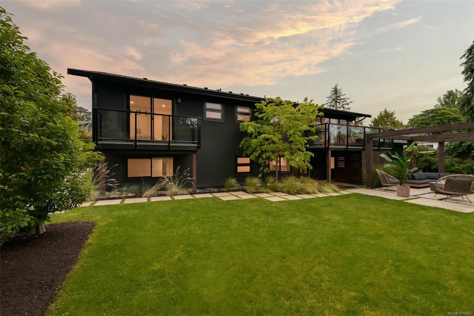2091 Stonehewer Pl