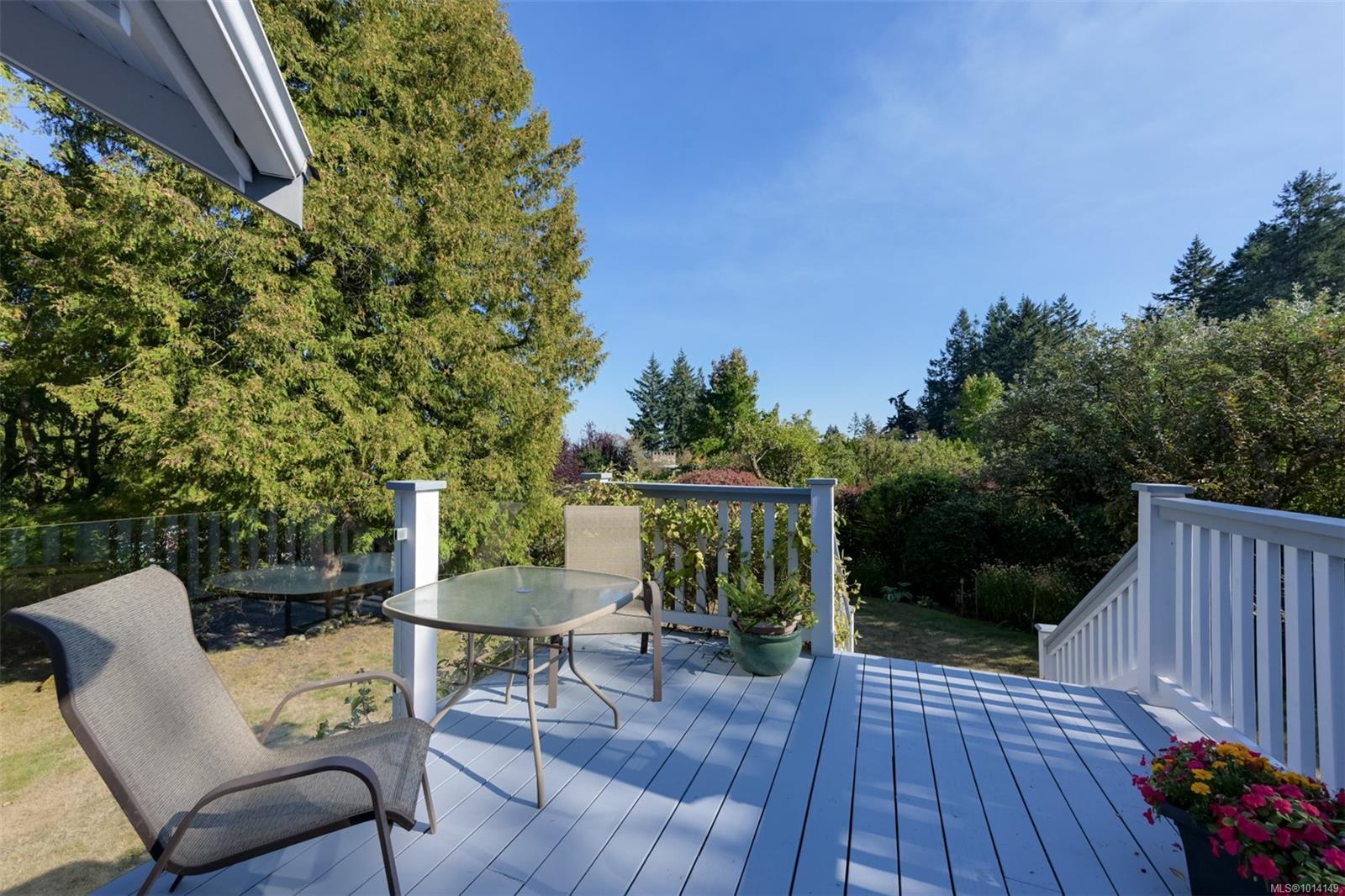 8645 East Saanich Rd