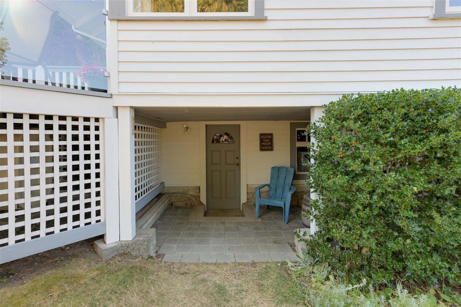 8645 East Saanich Rd