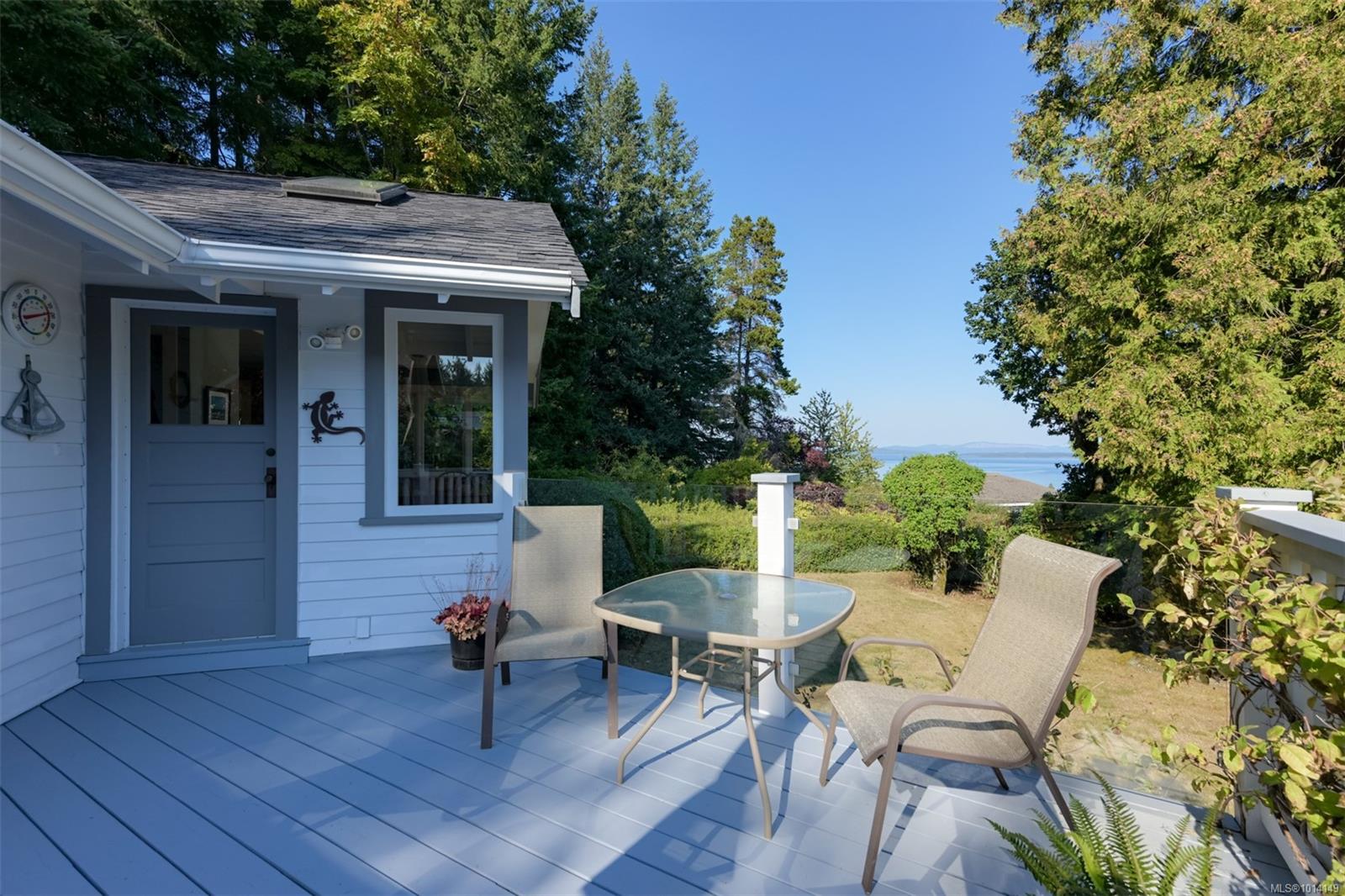 8645 East Saanich Rd