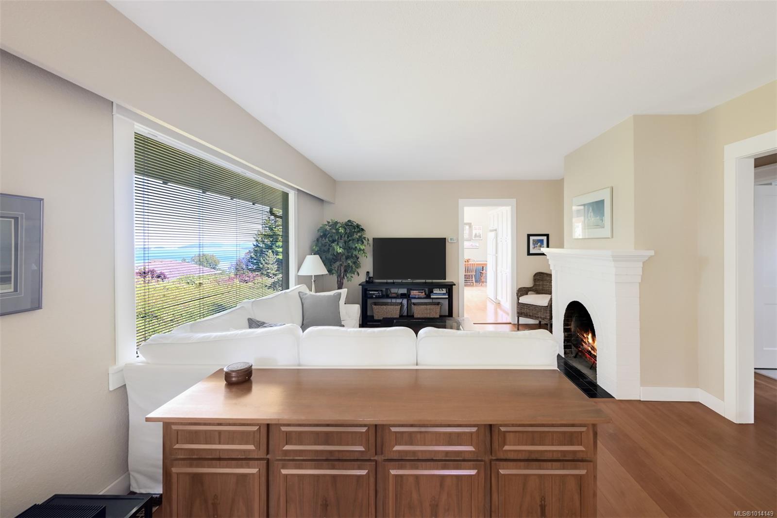 8645 East Saanich Rd