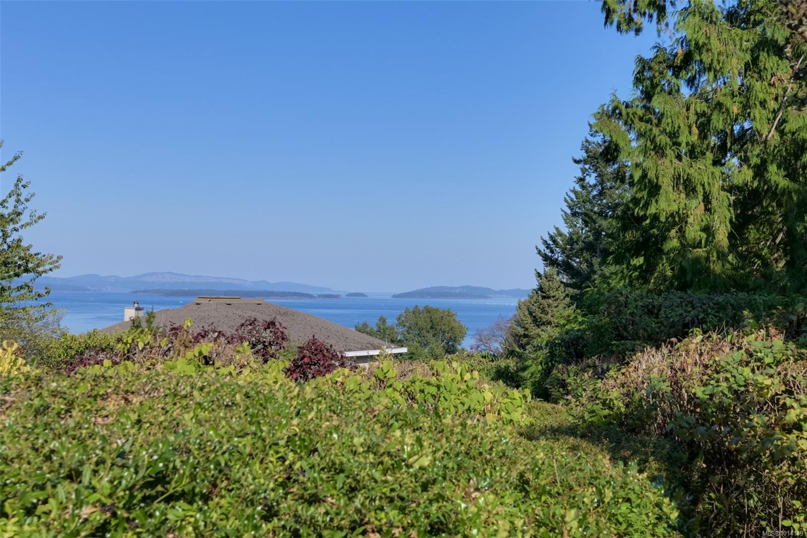 8645 East Saanich Rd