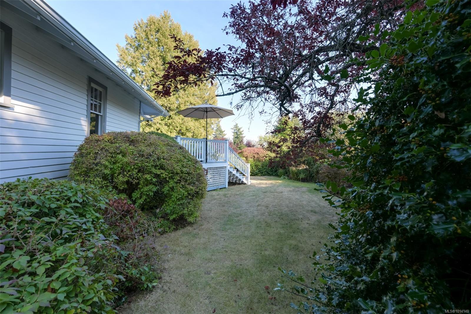 8645 East Saanich Rd