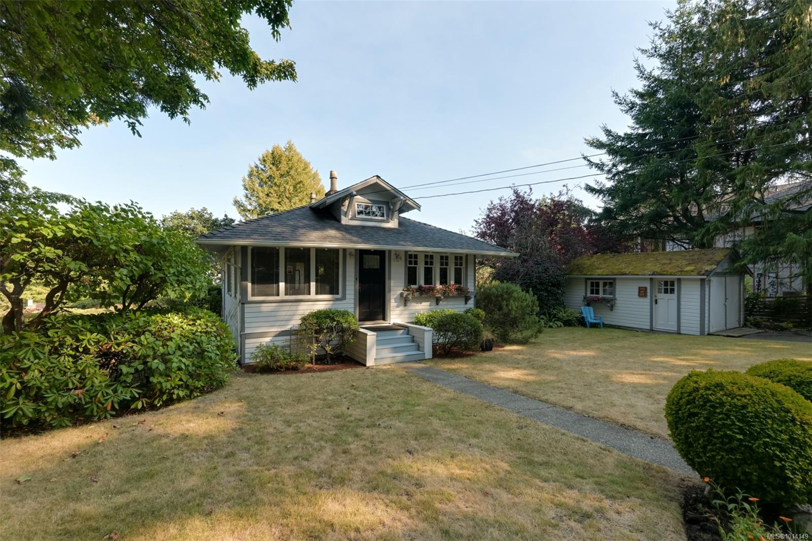 8645 East Saanich Rd
