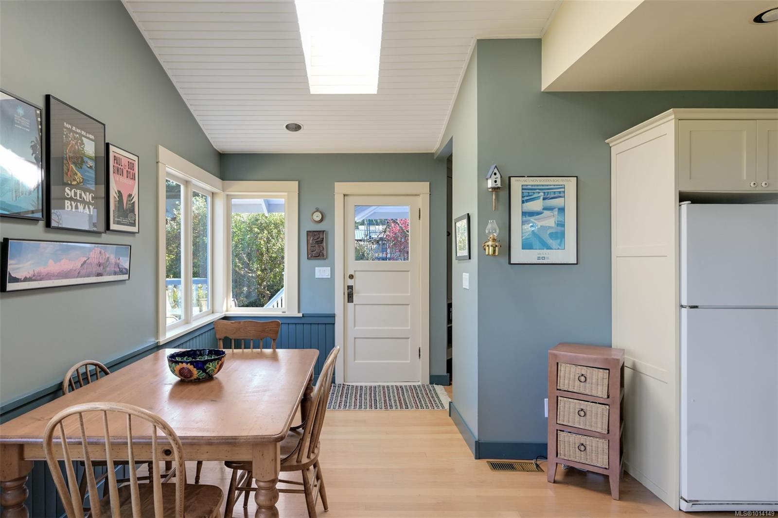 8645 East Saanich Rd