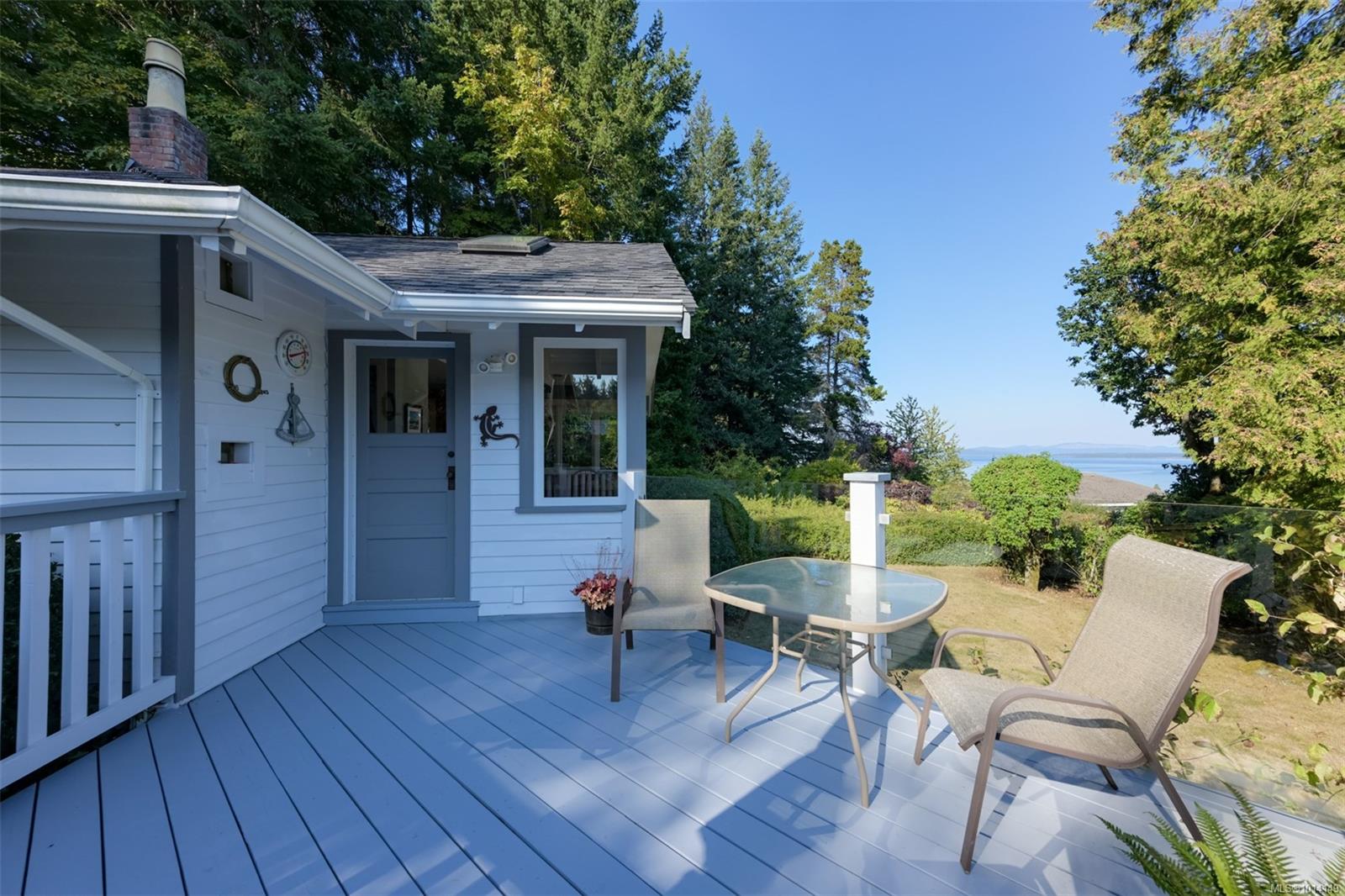 8645 East Saanich Rd