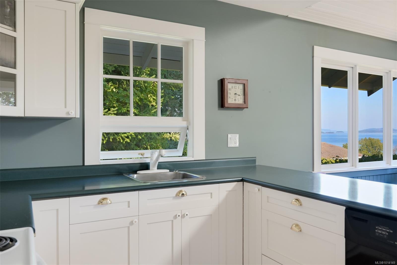 8645 East Saanich Rd