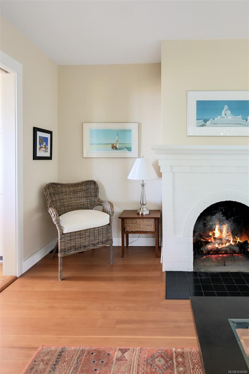 8645 East Saanich Rd