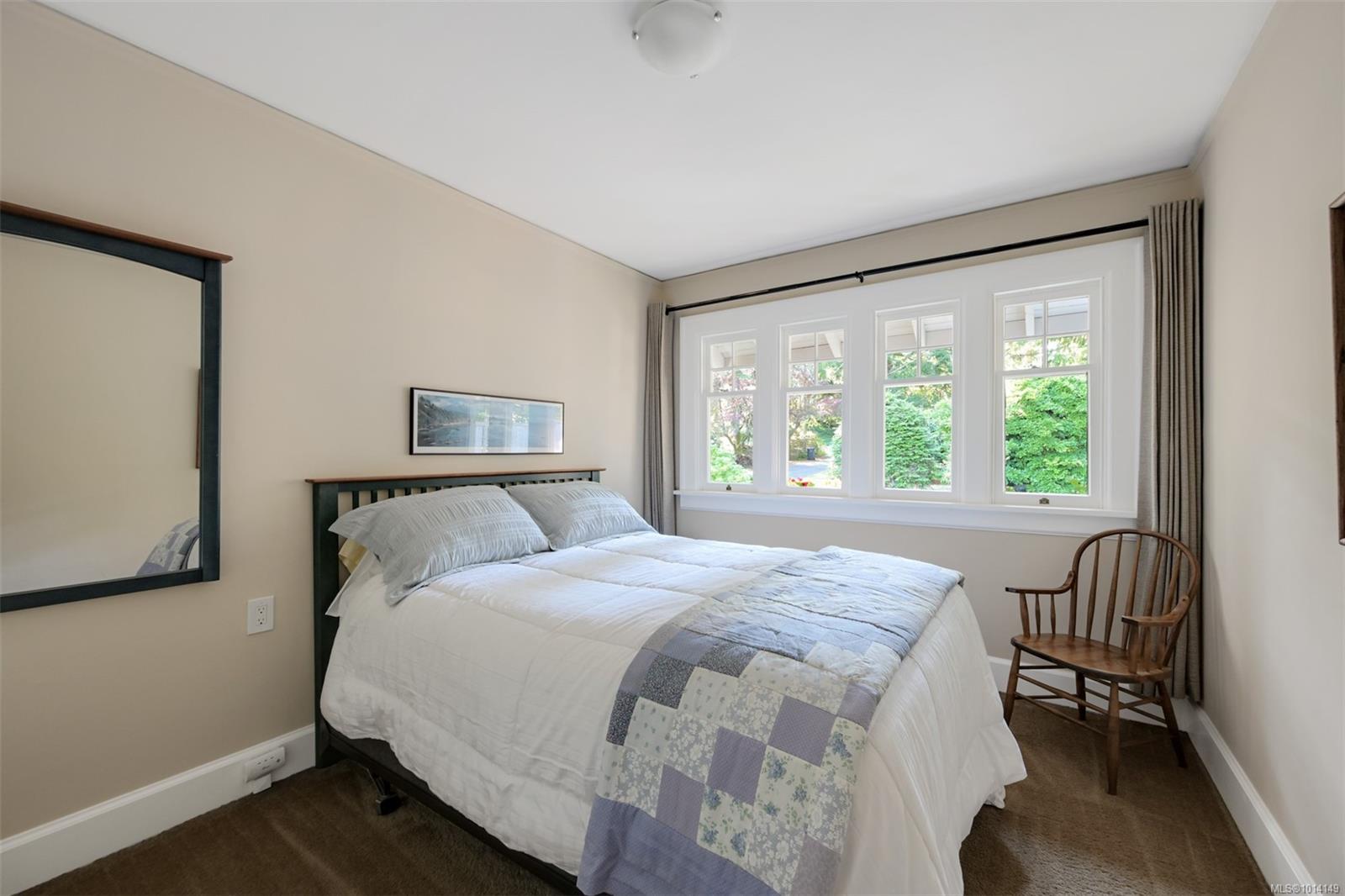 8645 East Saanich Rd