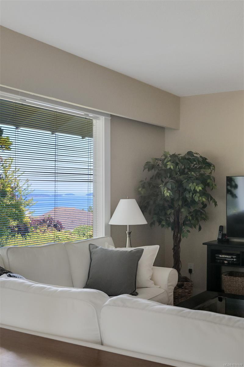 8645 East Saanich Rd