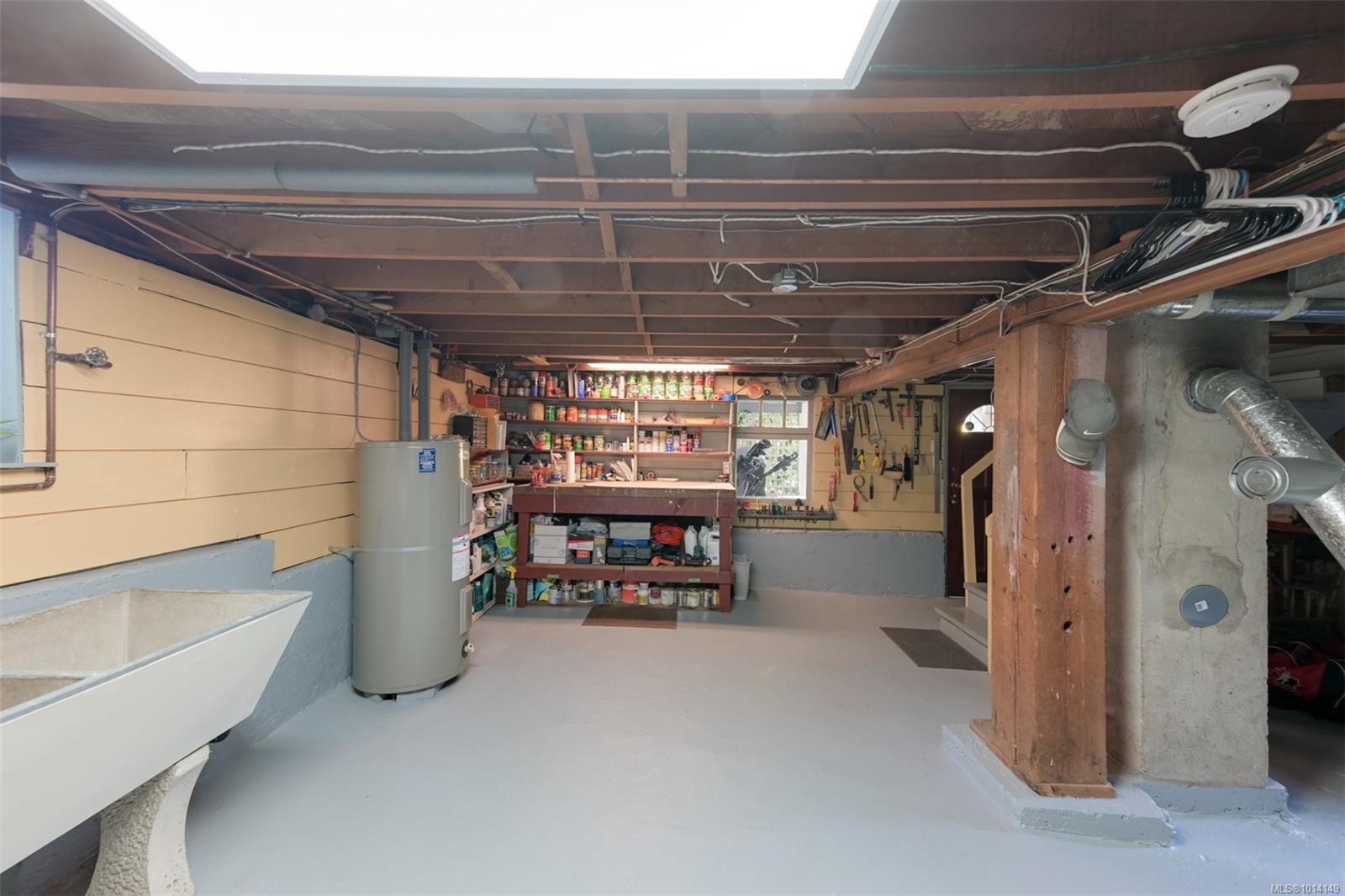 8645 East Saanich Rd