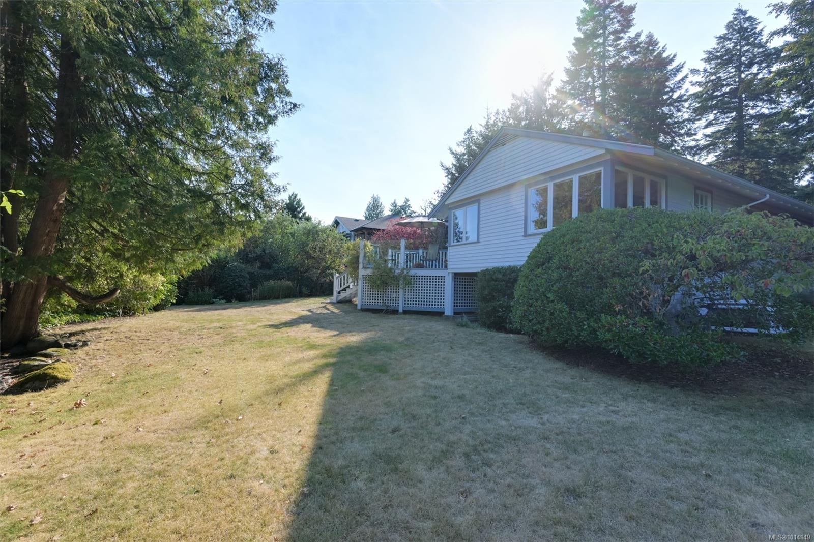 8645 East Saanich Rd