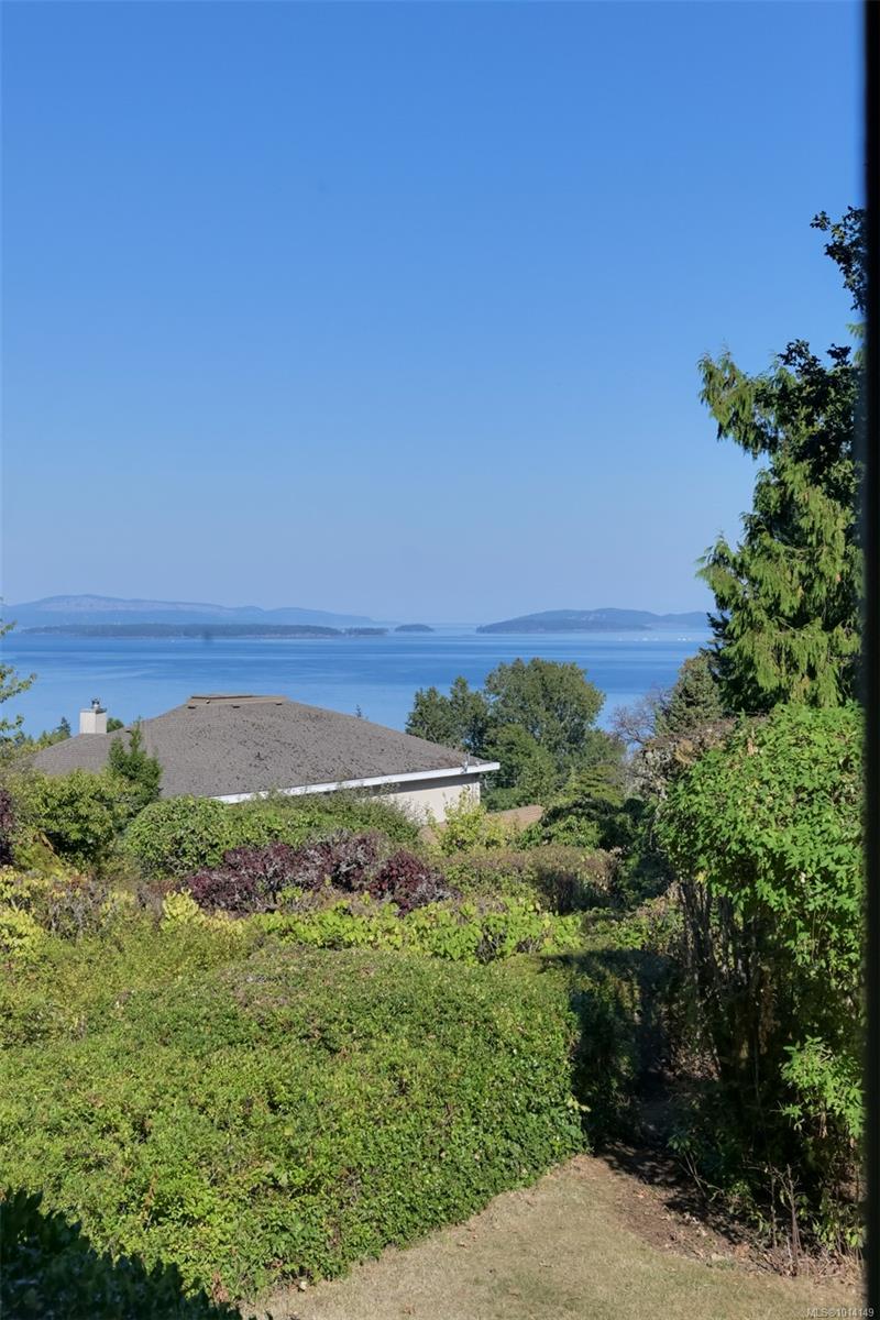 8645 East Saanich Rd