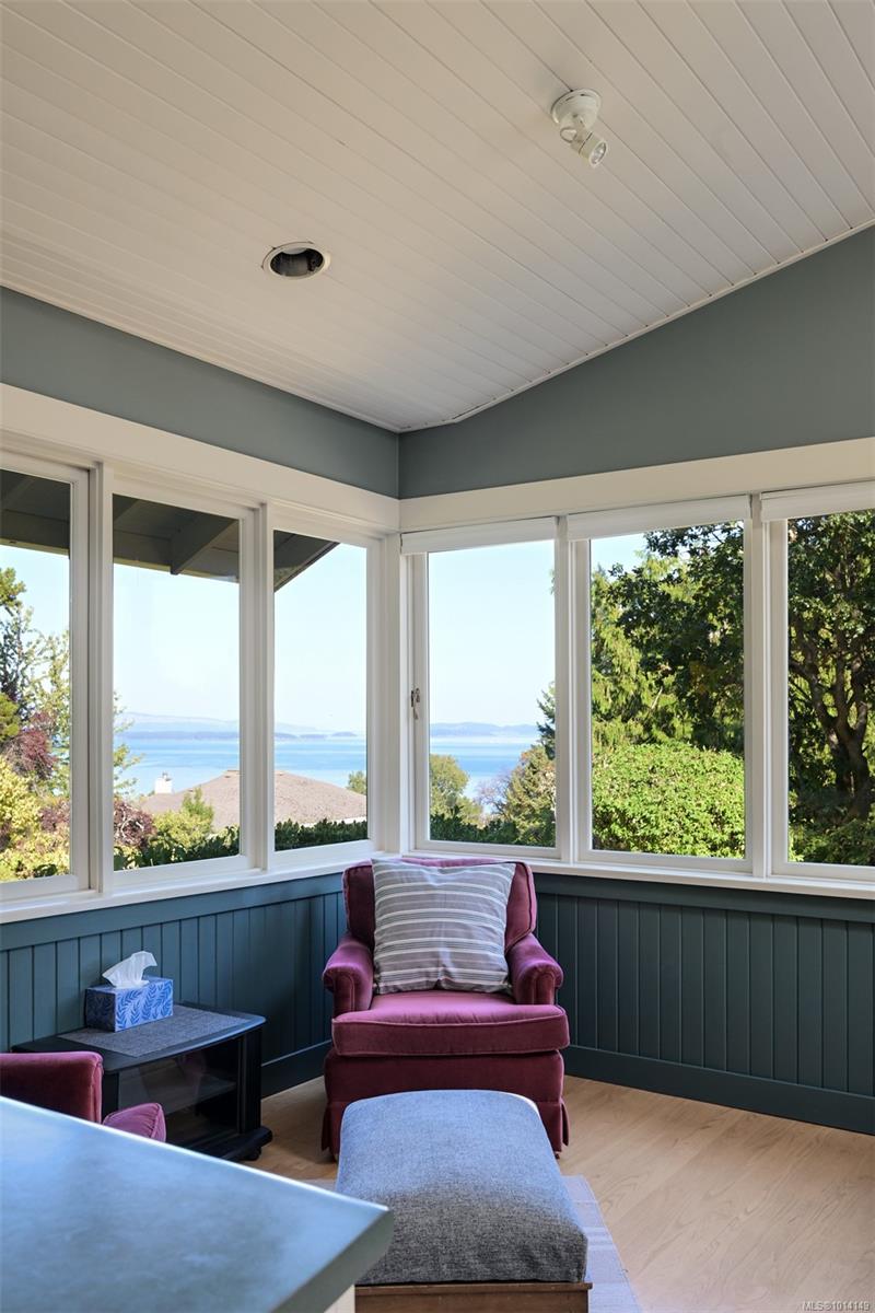 8645 East Saanich Rd