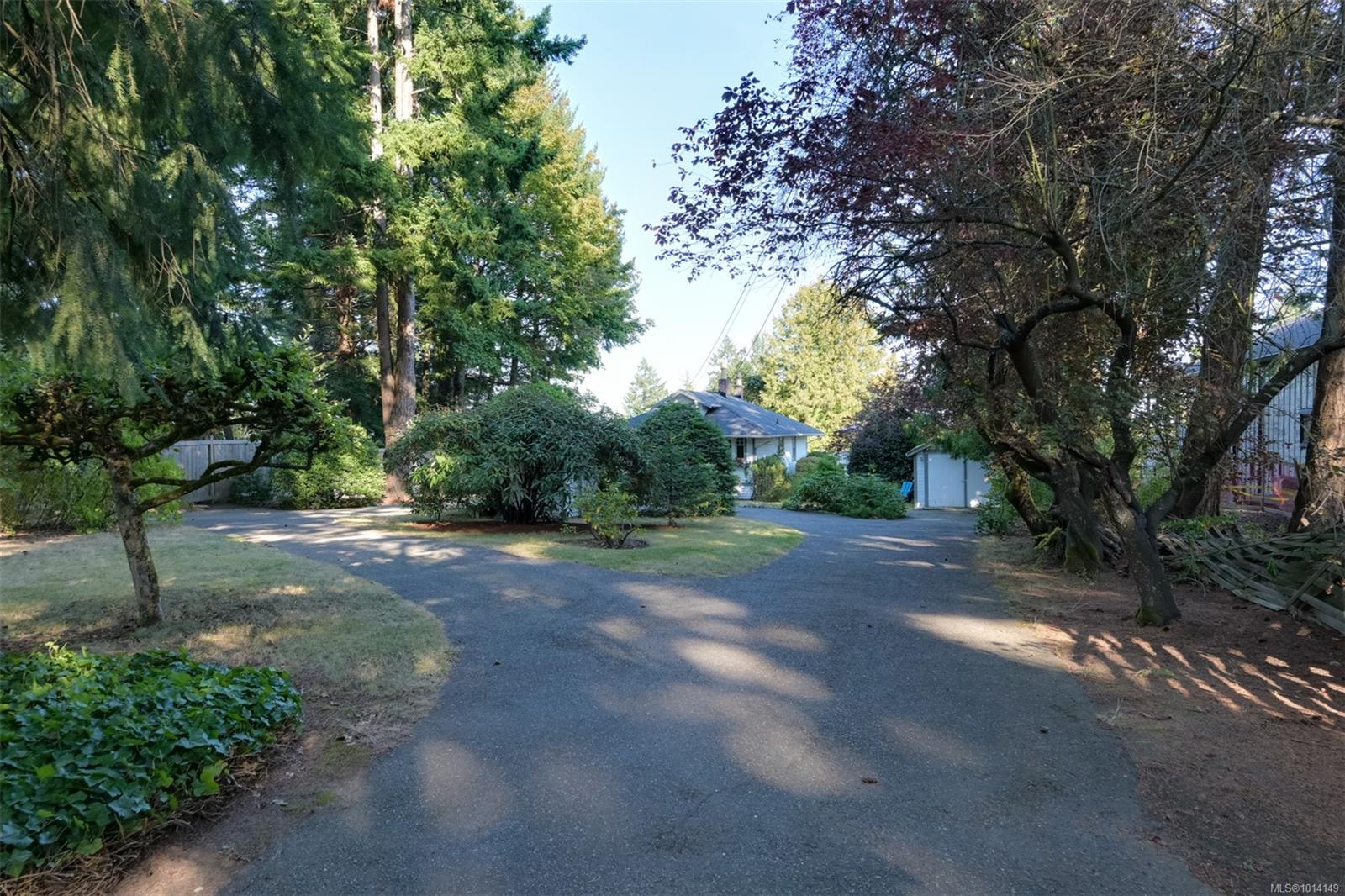 8645 East Saanich Rd