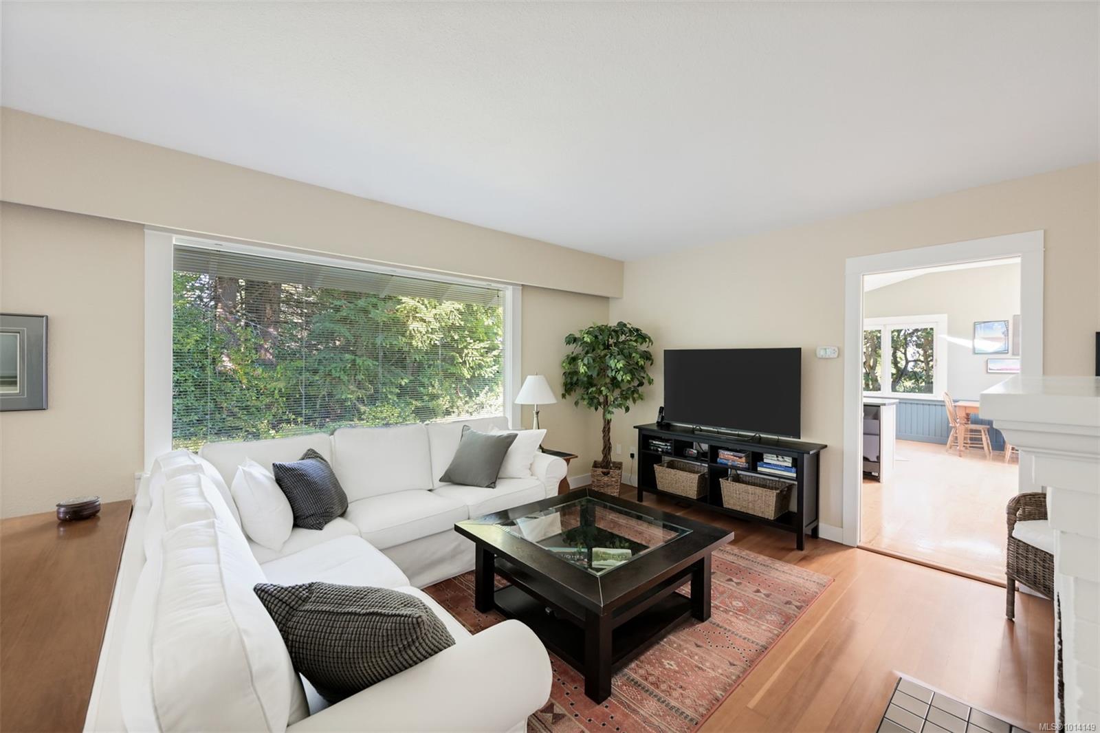 8645 East Saanich Rd