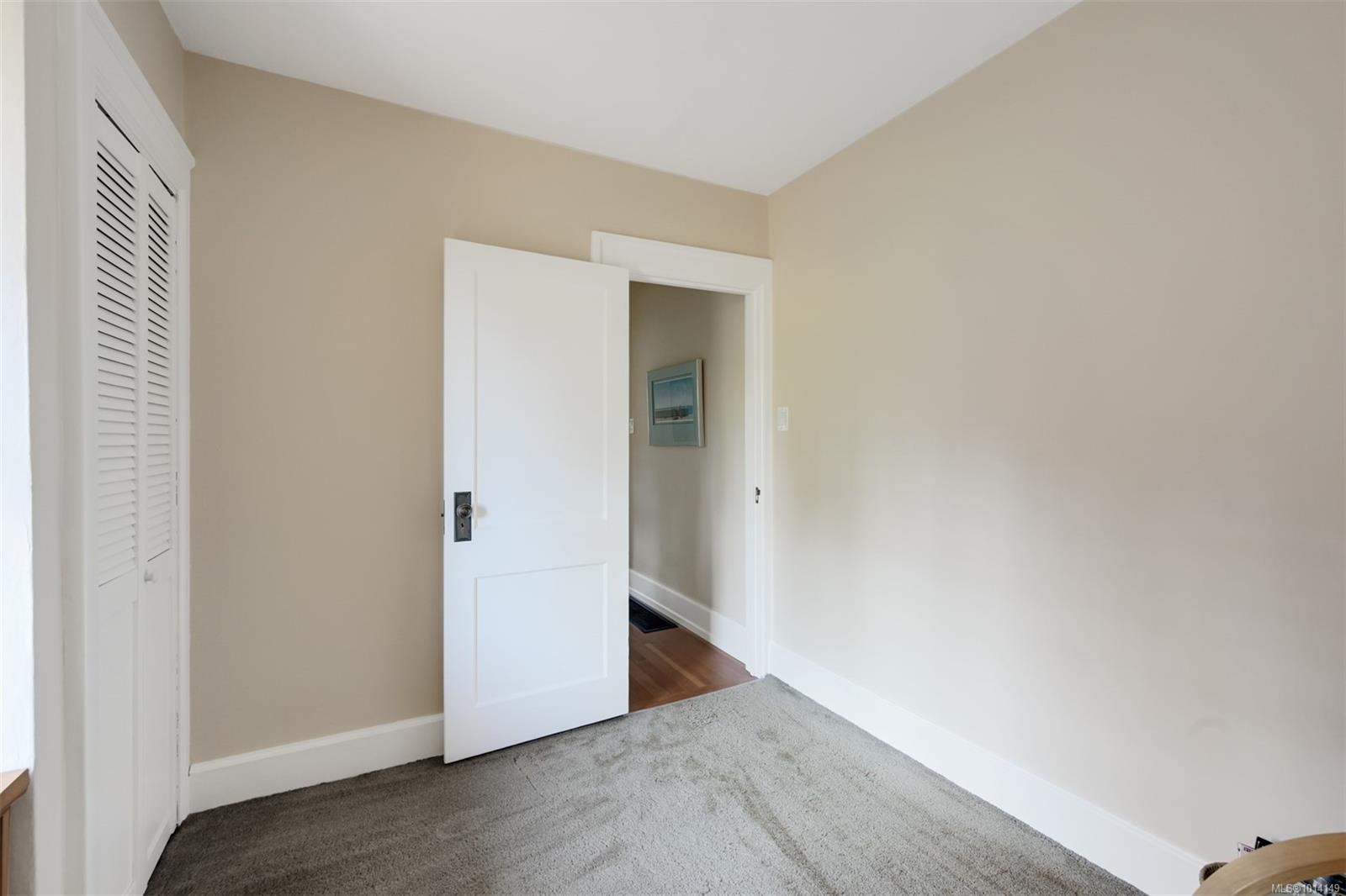 8645 East Saanich Rd