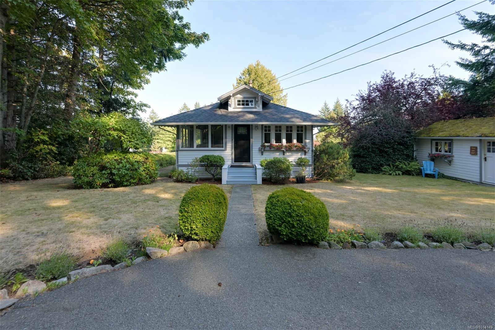 8645 East Saanich Rd