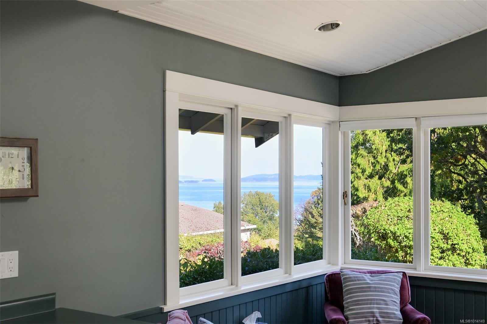 8645 East Saanich Rd