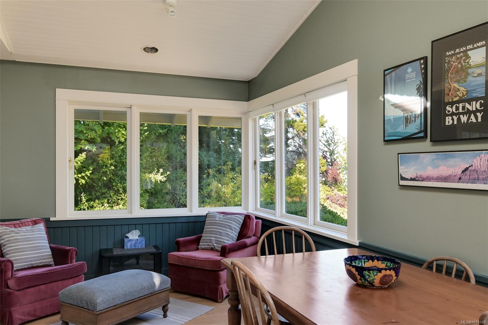 8645 East Saanich Rd