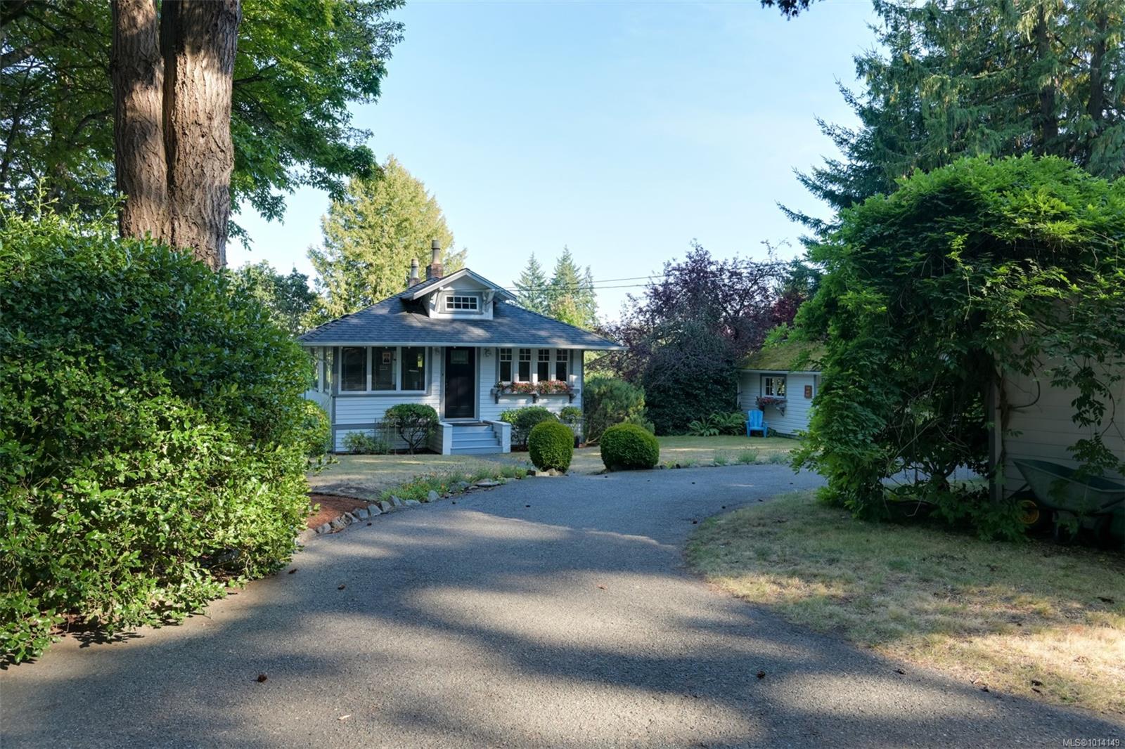 8645 East Saanich Rd