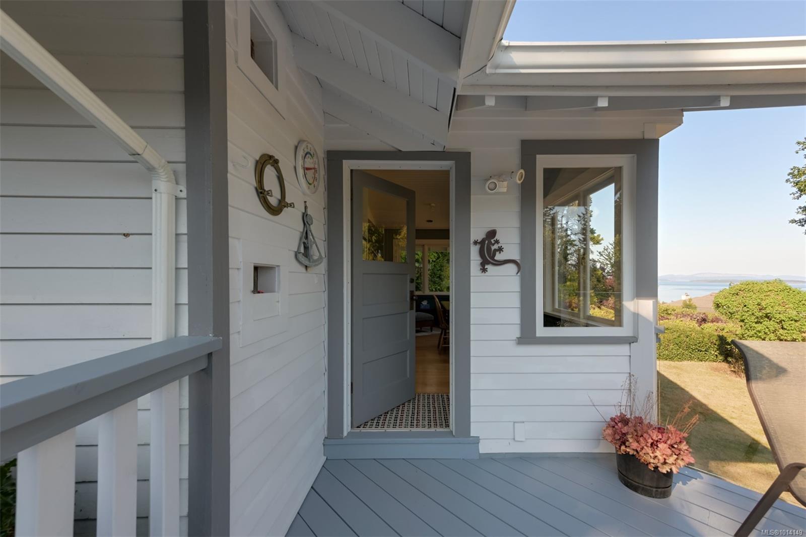 8645 East Saanich Rd