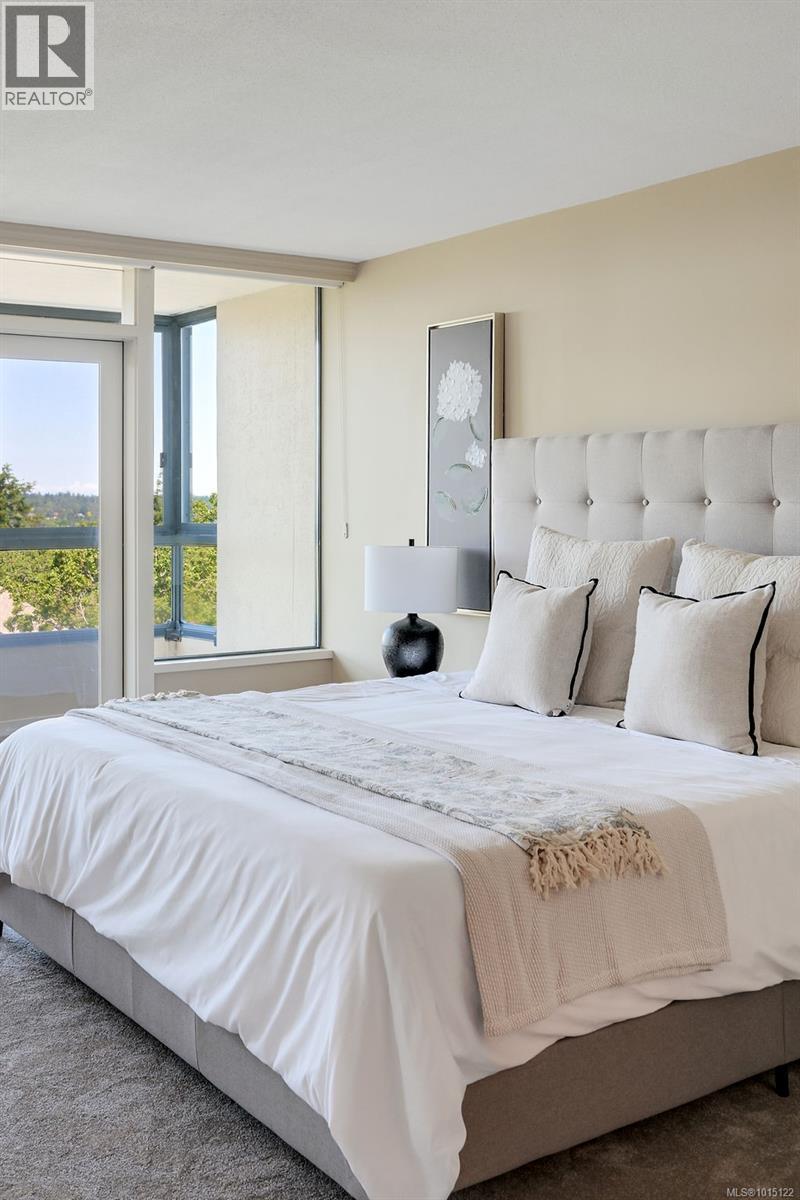 405 1033 Belmont Ave