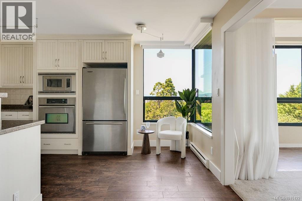 405 1033 Belmont Ave